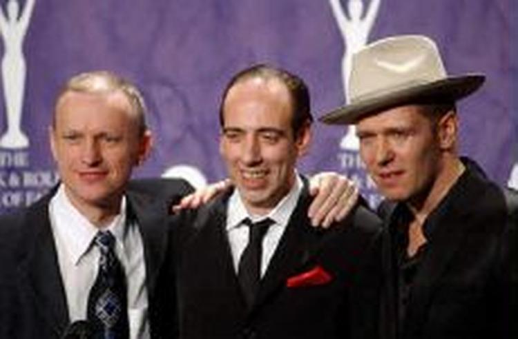 Terry Chimes, Mick Jones og Paul Simonon har sagt ja til at en stribe sange fra The Clash er med på lydsporet til filmen 'Bang Bang Orangutang'. - Foto: AP 