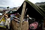 Kashmirs militser har hjulpet ofrene med lægehjælp og telte. - Foto: AP 