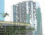 Vinduerne i Miami Beachs skyskrabere er smadret af orkanens hærgen. - Privatfoto: Jens Thor Madsen 