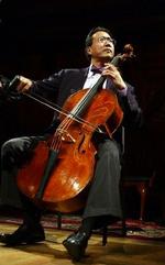Cellisten Yo-Yo Ma koncenteret under en koncert. - Arkivfoto: AP 