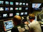 BBC's programledere holder styr på verden fra kontrolrummet i London. - Arkivfoto: AP 