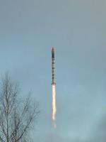 Danske ingeniør-studerende fik her til morgen sendt en satellit ud i rummet. Satelitten sad i næsen på en russisk raket, som smed den danske 60-kilo tunge satellit senere på turen - Foto: AAU 