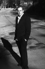 »Jeg hader Patrick Bateman, fordi han er blevet et ikon. Han og  American Psycho  vil altid definere mig, selv når jeg er død«, siger Bret Easton Ellis irriteret fra sin etværelses på Manhattan, som han gerne vil bytte ud med mere plads. 