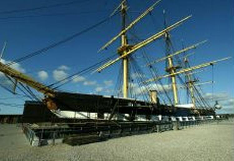 Fregatten Jylland - med hele master. - Arkivfoto: Erik Kragh 