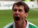 Chris Sutton var mand for to mål i kampen mellem Celtic og Dundee United. - Arkivfoto: AP. 