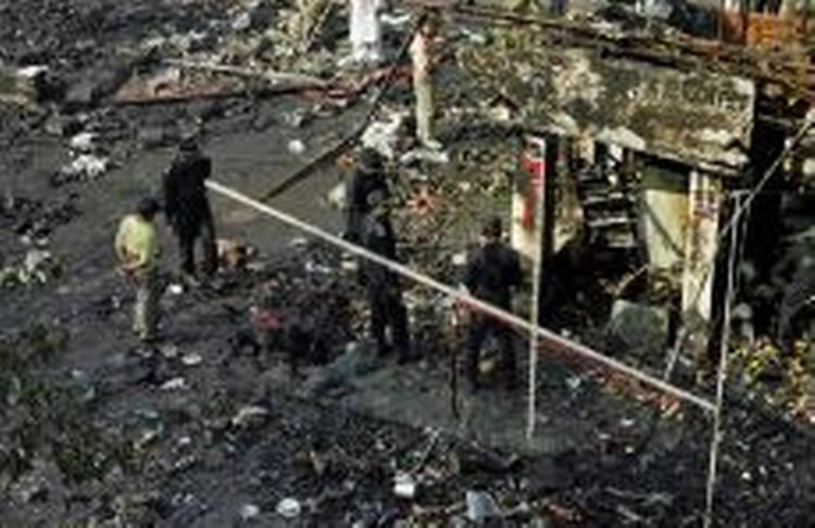 Mindst 59 personer blev dræbt ved de tre bombesprængninger. - Foto: AP 