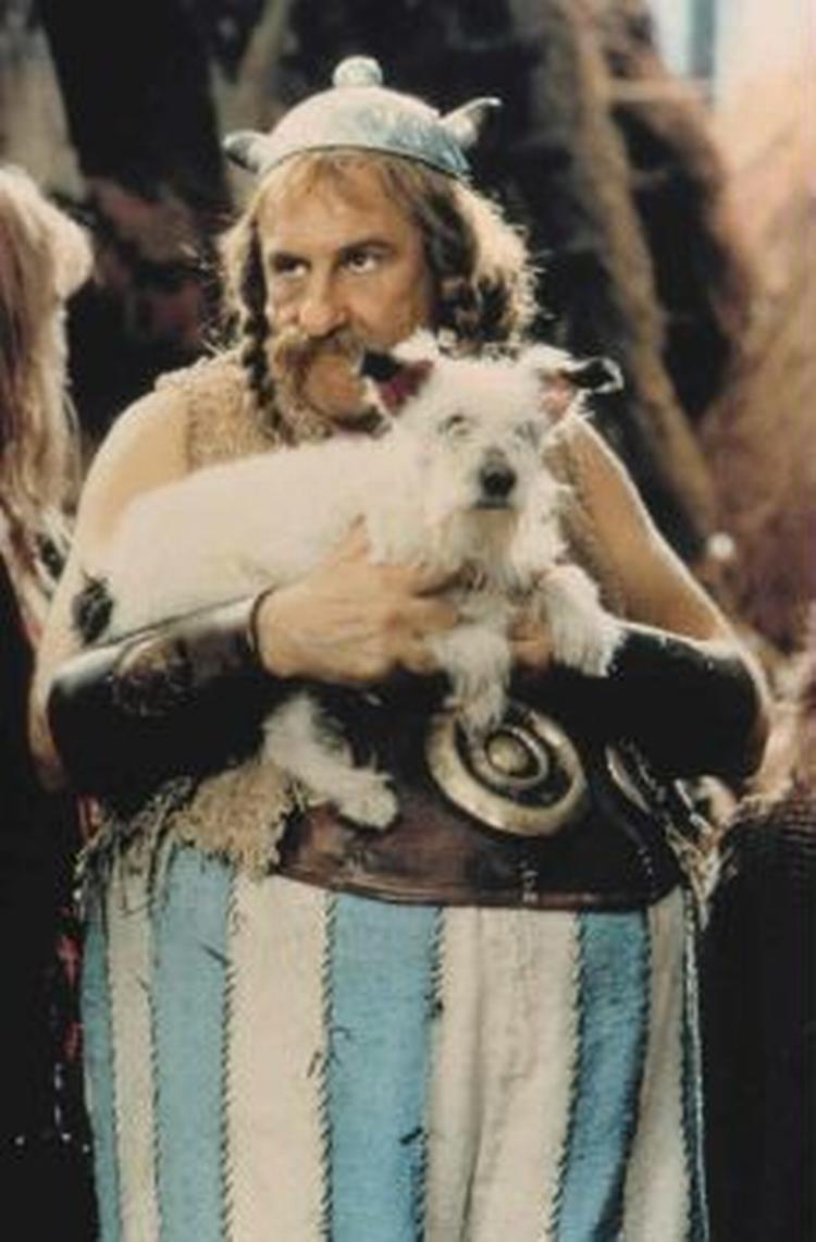 Gerard Depardieu i rollen som Obelix. Næste år er han med i en ny Asterix-film. - Foto: Cinetext 