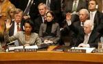 USA's udenrigsminister, Condoleezza Rice, og Algeriets ditto, Mohamed Bedjaoui, stemmer - som de øvrige medlemmer - ja til resolutionen. - Foto: AP 