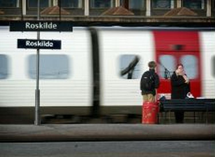 Det meste af dagen var trafikken over Sjælland stærkt forsinket på grund af en knækket køreledning. Men i eftermiddag har trafikken med togene været nærmest normal. - Arkivfoto: Finn Frandsen 