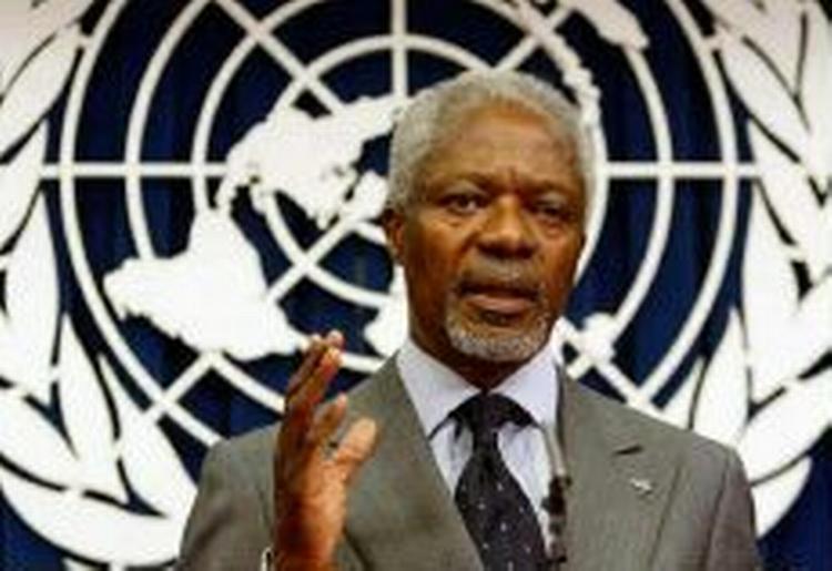 FN's generalsekretær Kofi Annan advarer om, at fokus på vaccine langfra er nok, hvis fugleinfluenzaen giver en epidemi. - Arkivfoto: AP 