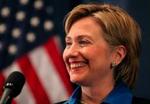 Den demokratiske eks-præsidentfrue Hillary Clinton er ved at blive kørt i stilling som kandidat til selv at overtage præsidentembedet. Hun får hjælp af den amerikanske serie 'Commander in Chief' ('Øverstkommanderende') - Foto: AP 