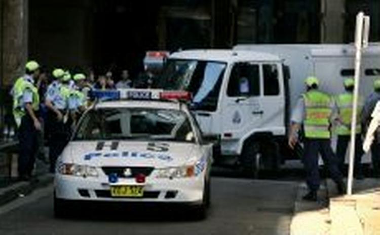 De anholdte er blevet fremstillet i retten i Sydney under forstærket politibevogtning. - Foto: AP 