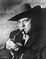 Skuespilleren Orson Welles havde pondus både kunstnerisk og fysisk. Og så holdt han af en god cigar. - Foto: Husets Bio 
