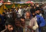 En tredje grænseovergang mellem Indien og Pakistan er blevet åbnet, så nødhjælpen nemmere kan komme frem - Foto: AP 