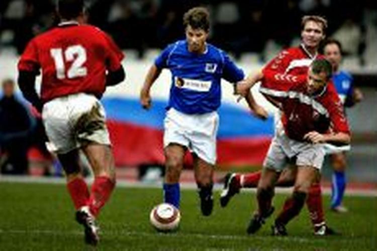 Michael Laudrup dansk mester med Lyngbys oldboyshold - Foto: Jacob Ehrbahn 