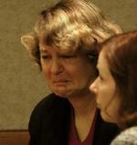 Den 41-årige Silvia Johnson ses her under dagens retshandling i Jefferson County Court i Colorado, hvor hun blev idømt 30 års fængsel for en række sex-fester med mindreårige. - Foto: AP 