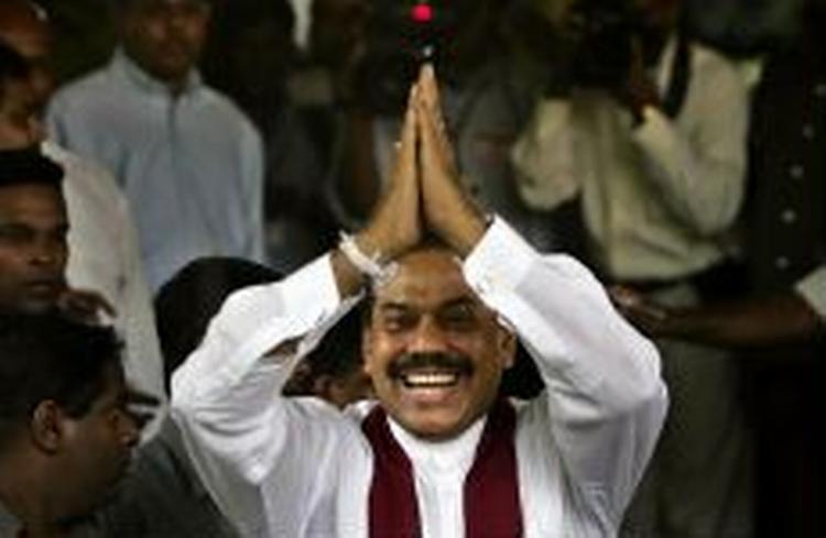 Sri Lankas premierminister Mahinda Rajapakse kan nu kalde sig præsident. Han vandt valget med en snæver margin. - Foto: AP 