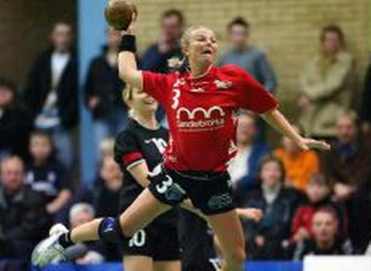 Det danske kvindelandshold i håndbold vandt over Frankrig i søndagens kamp. Jane Wangsøe blev topscorer - Foto: Erik Kragh 