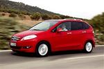 Honda FR-V er en usædvanlig storfamiliebil. Den har to sæderækker med tre pladser hver. Foto: Honda 