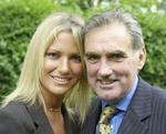 George Best med ekskonen Alex i foråret 2004. - Arkivfoto: AP. 