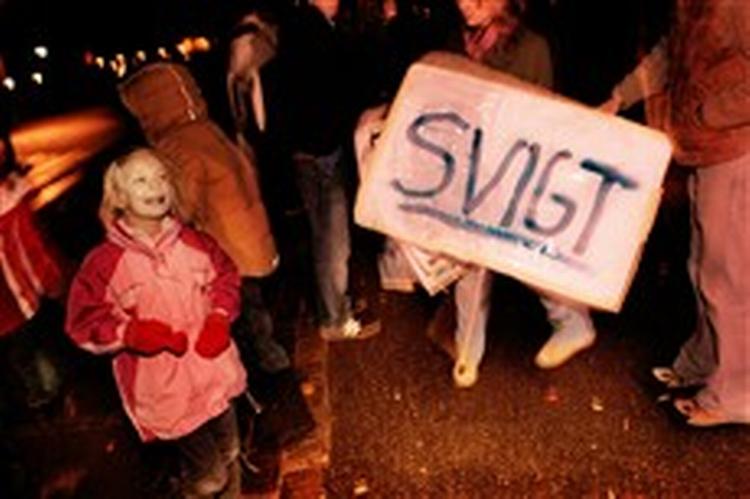 Omkring 150 personer deltog i demonstrationen i Greve. - Foto: Mads Nissen 