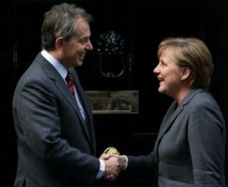 Tony Blair møder Angela Merkel. - Foto: AP 