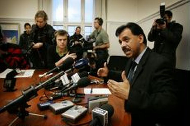 Wallait Khan afviser al snak om, at han skulle støtte to yderligtgående organisationer. - Foto: Jens Dresling 