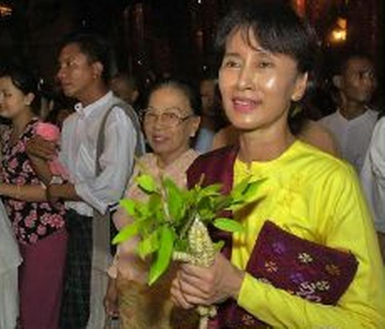 Aung San Suu Kyi. - Arkivfoto: AP 