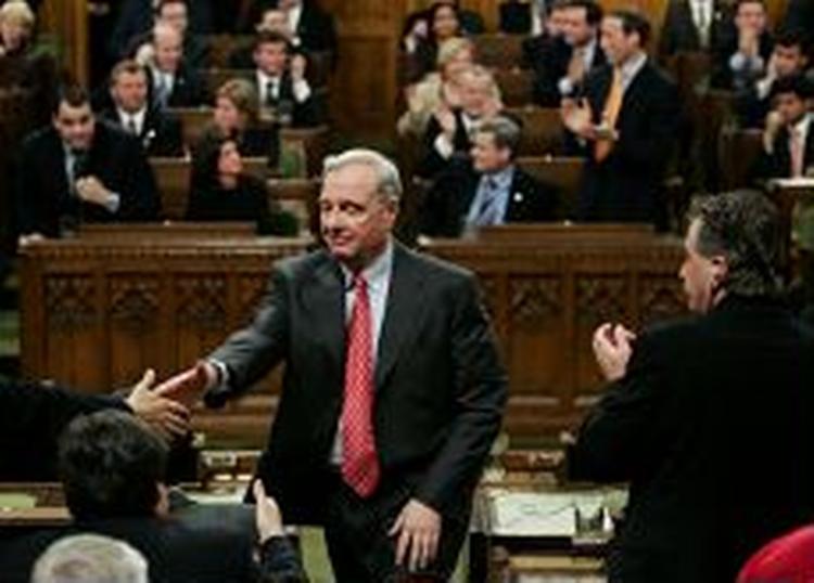 Den canadiske premierminister Paul Martin må erkende, at slaget er tabt for hans regering. - Foto: AP 