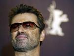 George Michael Og Kenny Goss har været fast par gennem næsten ti år. Nu får de papir på det. - Arkivfoto: AP 