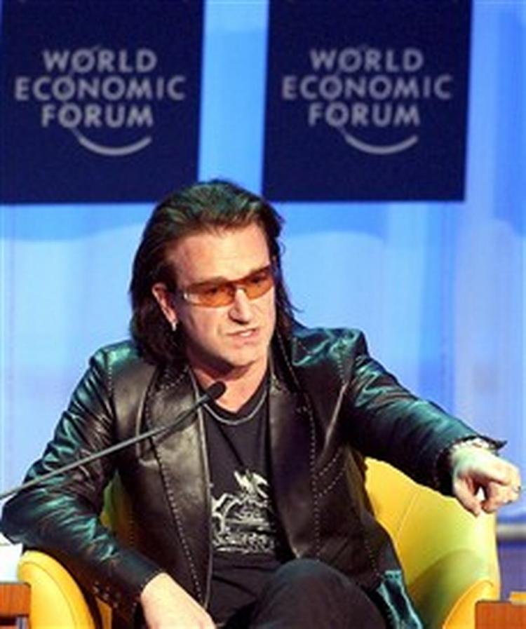 Bono taler ofte ved konferencer. Og i næste måned kan danske erhvervsfolk få fornøjelsen. - Arkivfoto: AP 