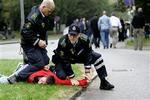 En af mange anholdelser af AGF-fans fra White Pride i forbindelse med en fodboldkamp. - Arkivfoto: Claus Bonnerup 