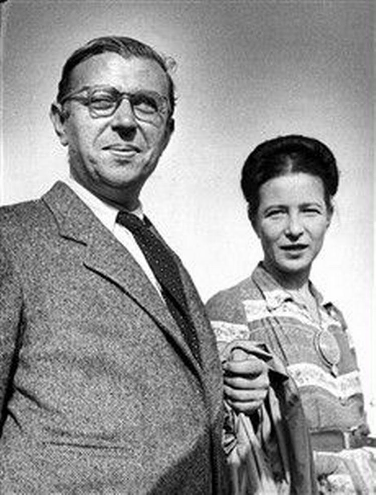 Jean-Paul Sartre og Simone de Beauvoir lod sig ikke binde på mund og hånd, men havde en eksitentialistisk filosofi om at leve i frihed og vælge med ansvar. Men løgnen var åbenbart nødvendig for at holde facaden.   Arkivfoto: Jacob Haarbjerg 