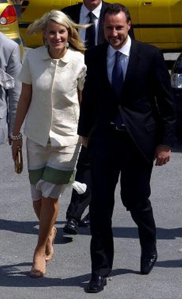 Kronprinsesse Mette-Marit og kronprins Haakon er blevet forældre igen. I dag fødte Mette-Marit en lille dreng. - Arkivfoto: AP 