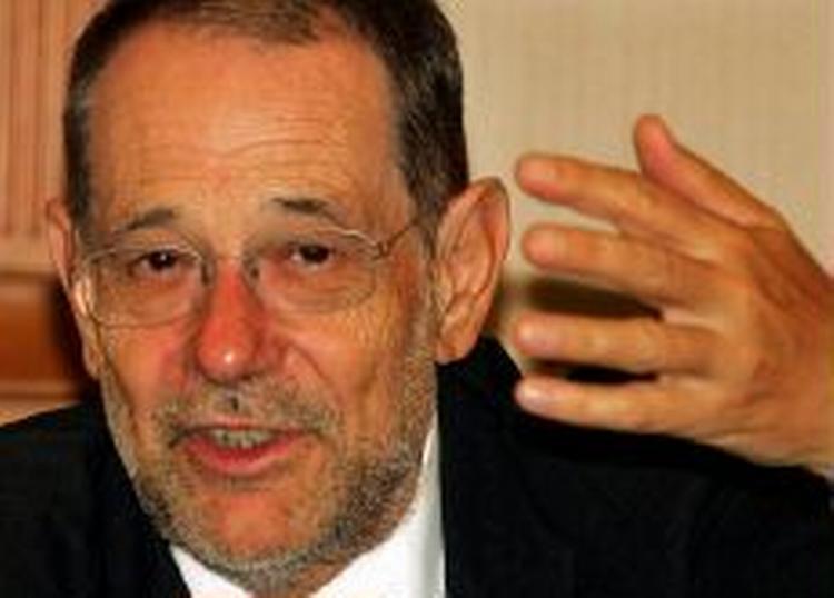 EU's udenrigspolitiske chef, Javier Solana, er gennem en talsmand ude med fordømmelser af dødsdomme mod danske tegnere. Men ellers er EU lammet af tavshed omkring sagen. - Foto: AP 