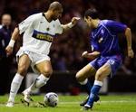 Adriano (tv.) bragte Inter foran, men en dansk fod bragte balance i regnskabet. - Foto: AP 