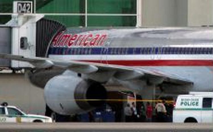 Den 44-årige mand som i går blev dræbt af civile vagter i Miami-lufthavn, havde ikke sprængstoffer på sig - Foto: AP 