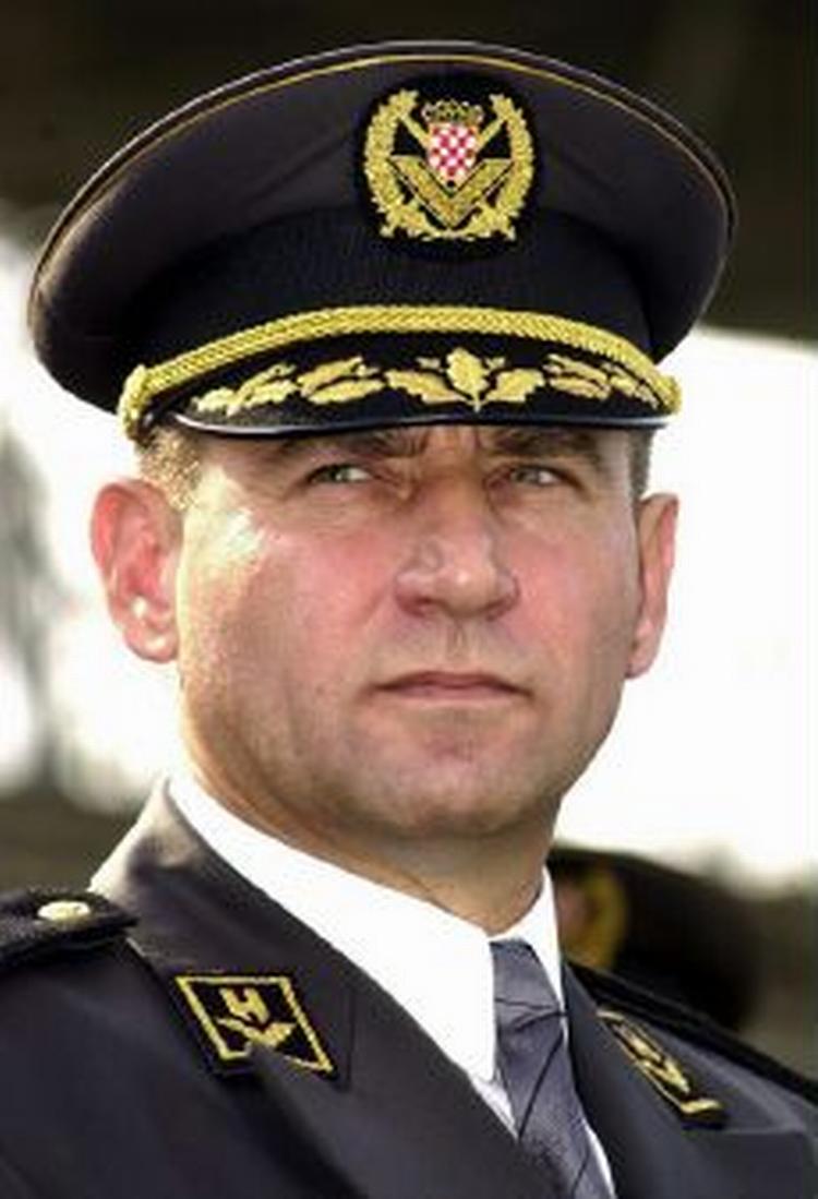 Ante Gotovina tog flugten, da han fik nys om krigsforbryderdomstolens anklager mod ham. - Foto: AP 