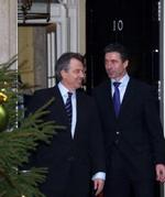 Premierminister Tony Blair havde besøg af statsminister Anders Fogh Rasmussen i Downing street 10 i dag. Mødet var om EU's budget. - Foto: AP 