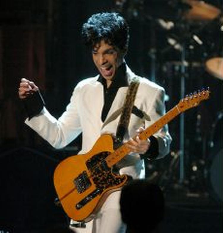 Prince giver den gas under en koncert sidste år. - Arkivfoto: AP 
