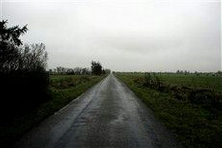 Området omkring Tønder er på overfladen den rene landidyl. Vejen her fører ud af landsbyen, hvor den pigen blev holdt som sexslave af sin far. - Foto: Miriam Dalsgaard 