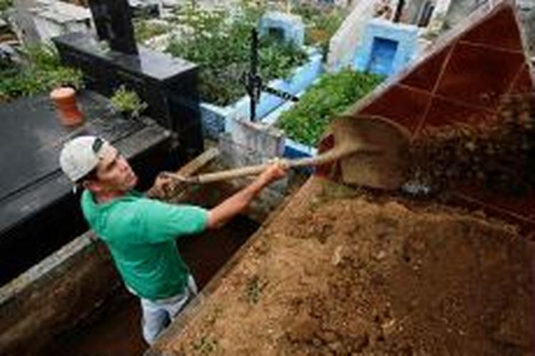 Borgmesteren i den brasilianske by Biritiba Mirim har i protest 'forbudt' indbyggere at dø - Foto: AP 