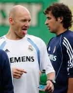 Thomas Gravesen og Real Madrid skal til England i Champions League. - Foto: AP 