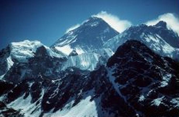 Søren Gudmann indledte jagten på verdensrekorden med at bestige Mount Everest. - Foto: AP 