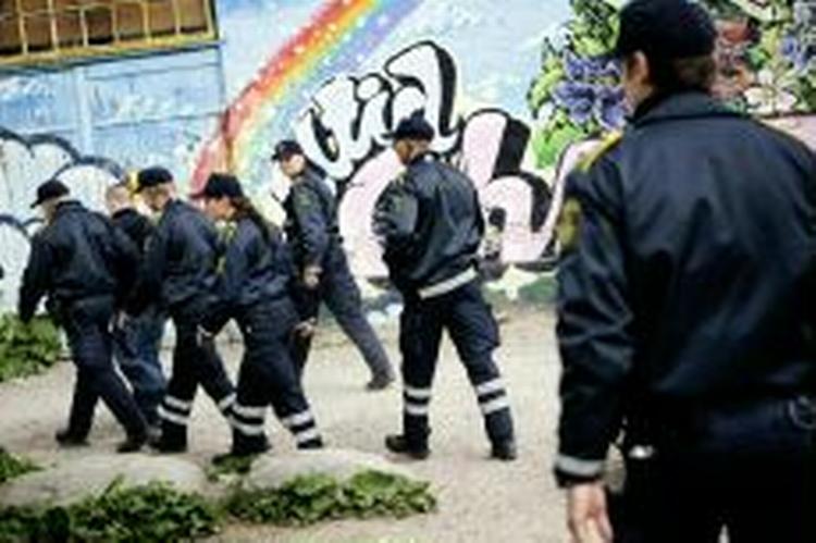 Betjente på patrulje på Christiania. - Arkivfoto: Thomas Borberg 