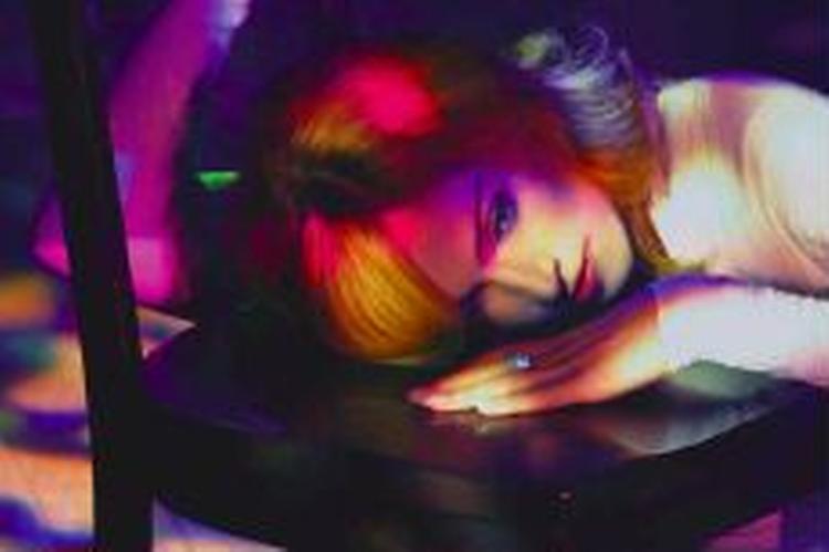 Sangerinden Madonna nyder i disse dage et stort hit med sangen 'Hung Up'. - Foto: AP 