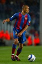 Henrik Larsson vender hjem til Sverige til sommer. Men kan vel, teoretisk set, godt bo i Helsingborg og spille i Superligaen... - Foto: AP 