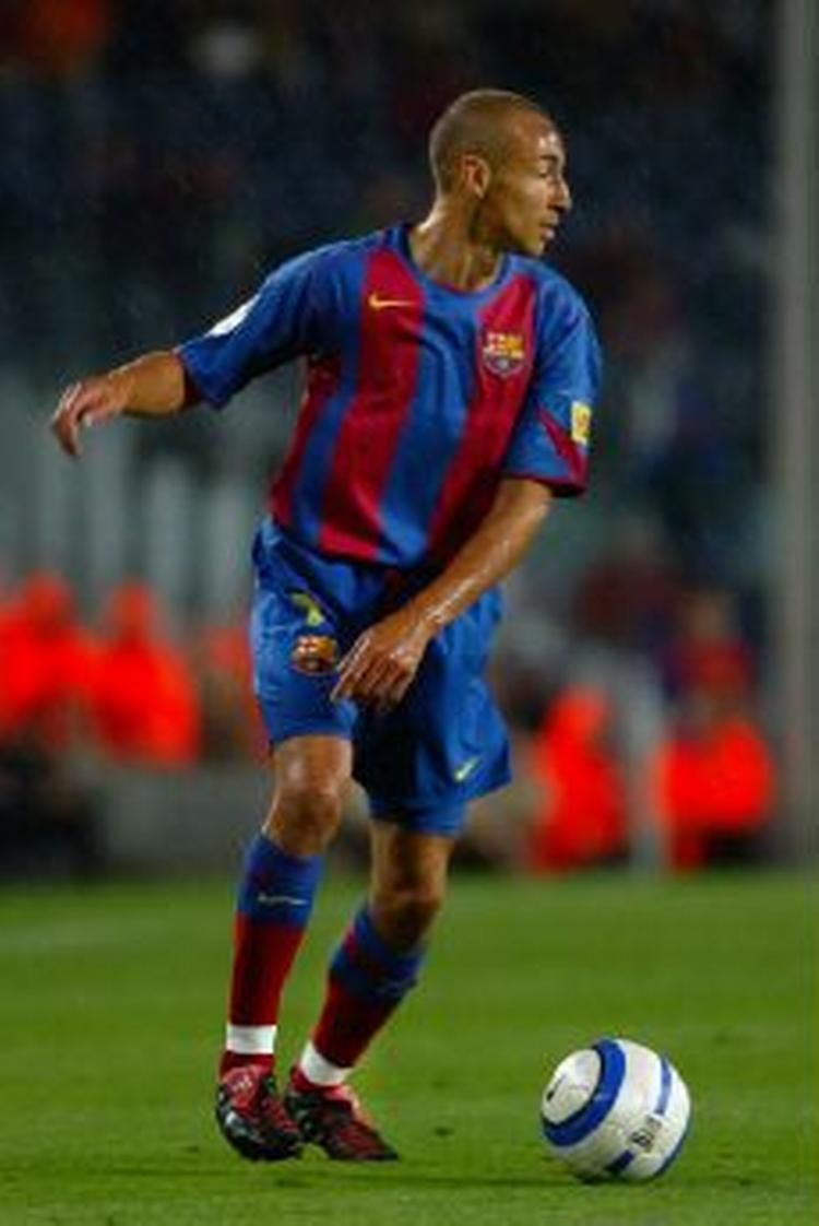 Henrik Larsson vender hjem til Sverige til sommer. Men kan vel, teoretisk set, godt bo i Helsingborg og spille i Superligaen... - Foto: AP 