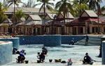 Hotellerne på Thailands vestkyst vil ikke indvestere i de rette sikkerhedssystemer - Arkivfoto: AP 