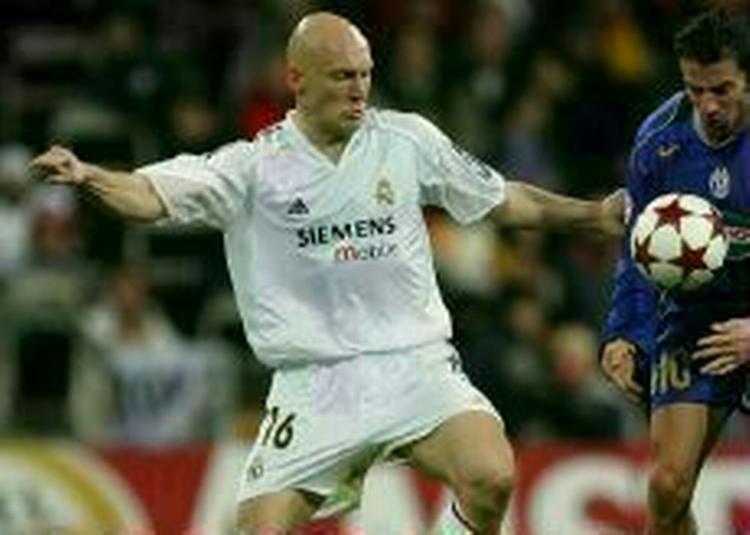 Thomas Gravesen sættes nu i forbindelse med et tilbud fra Manchester United, som Real Madrid angiveligt har afslået. - Arkivfoto: AP 